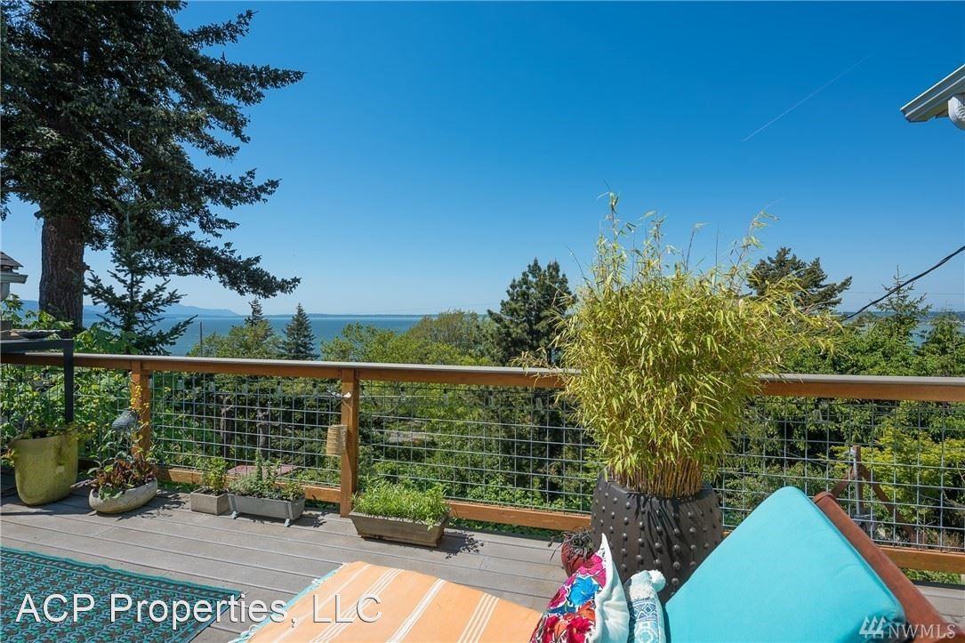 334 S Forest St - Photo 3 of 13