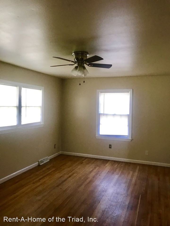 2805 Shady Lawn Dr - Photo 3 of 9