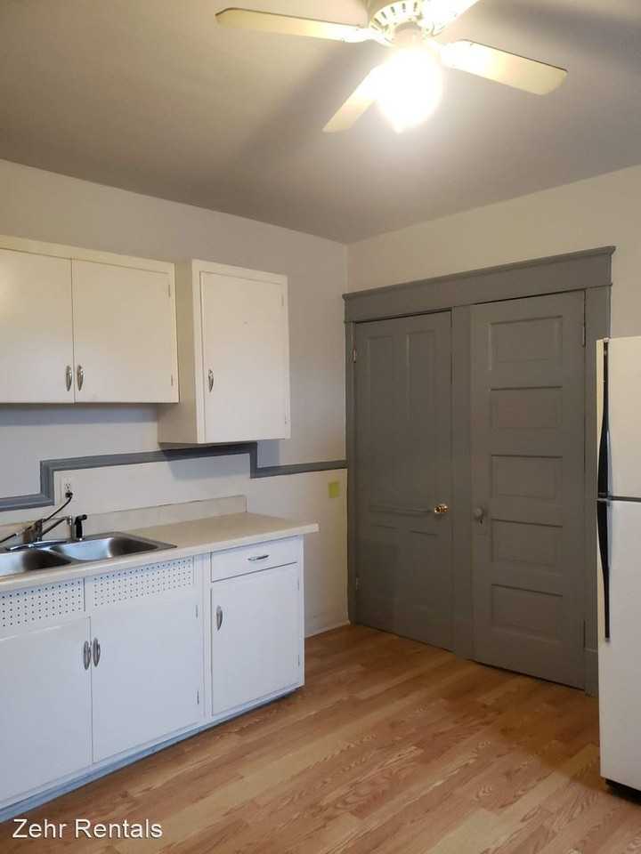 1220 - 1222 W 11th St. - Photo 2 of 15