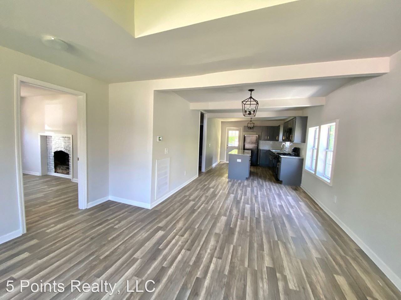 2412 Brasher Ave - Photo 3 of 30
