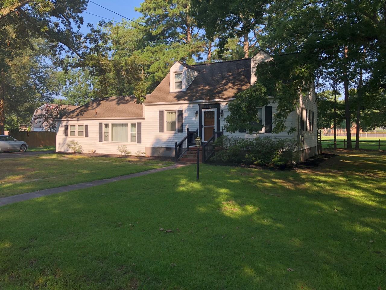 311 Mimosa Dr - Photo 2 of 16