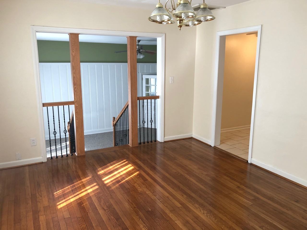 311 Mimosa Dr - Photo 4 of 16