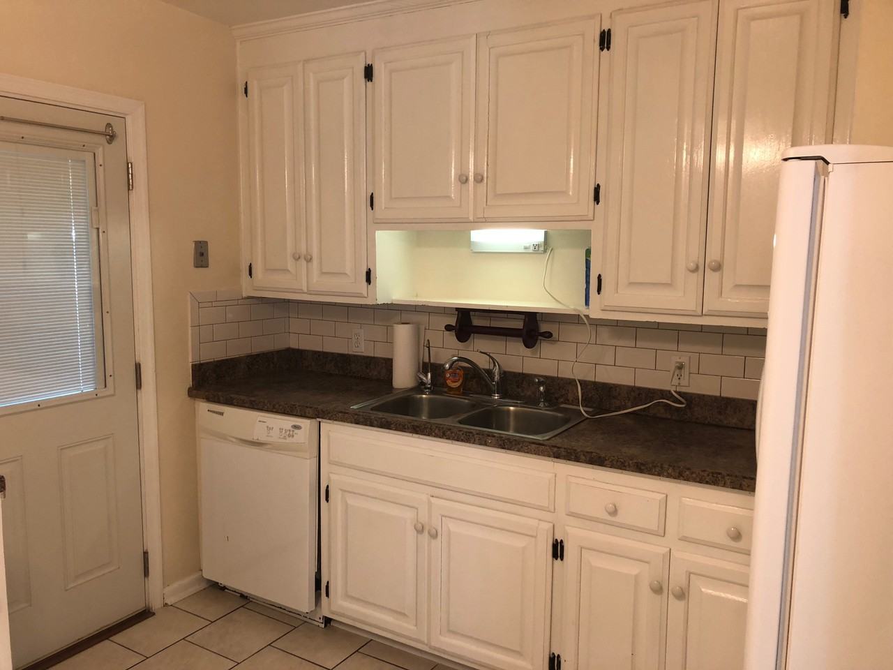311 Mimosa Dr - Photo 5 of 16