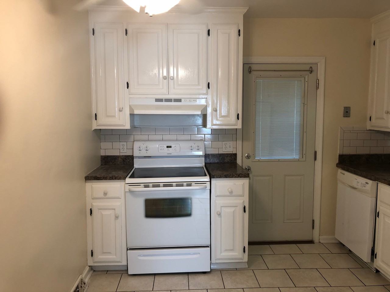 311 Mimosa Dr - Photo 6 of 16