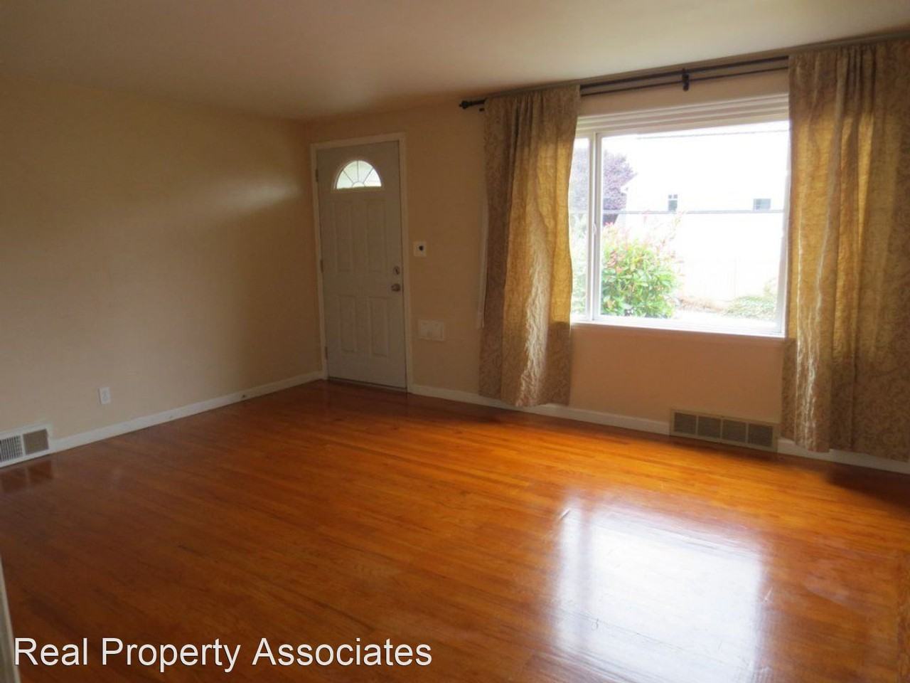 1315 N 85th St - Photo 2 of 17