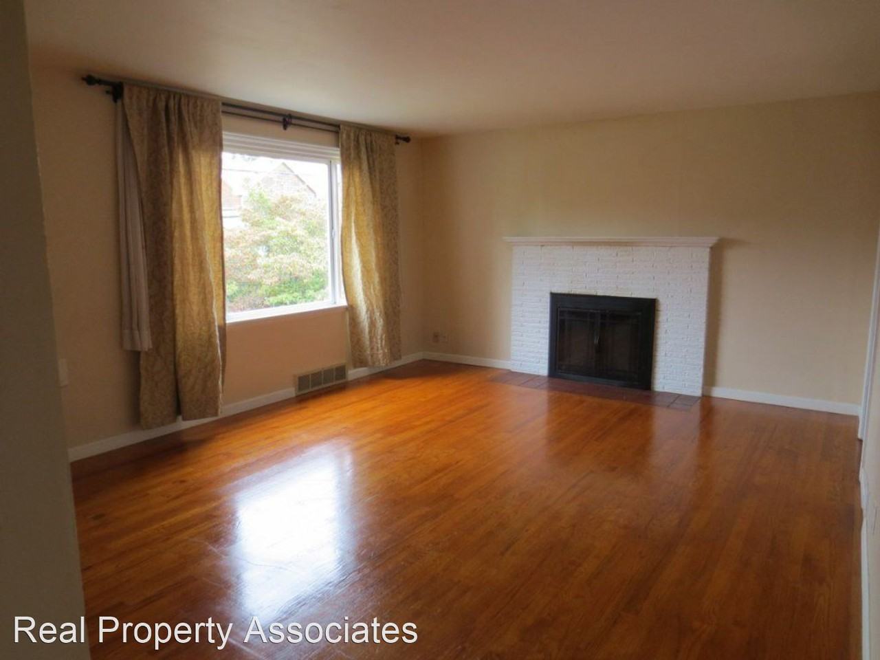 1315 N 85th St - Photo 3 of 17