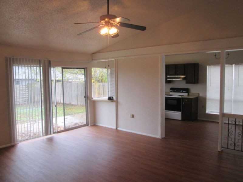 7810 Lazy Forest St - Photo 2 of 25