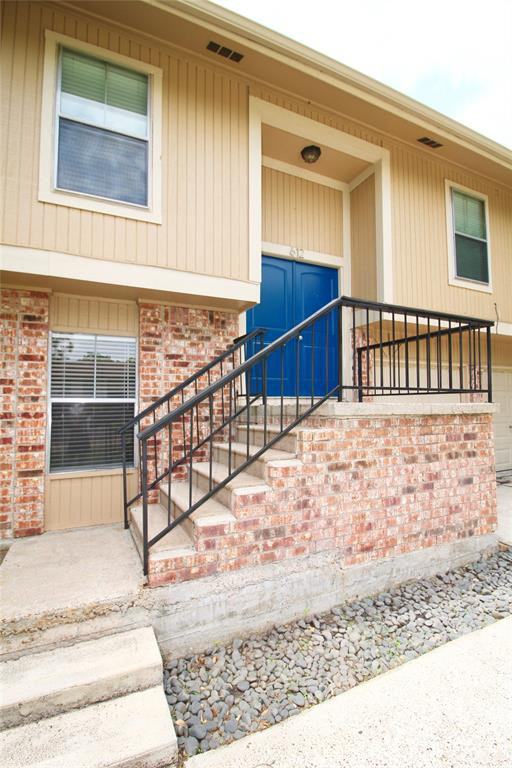 612 E Castle Harbour Dr - Photo 2 of 23