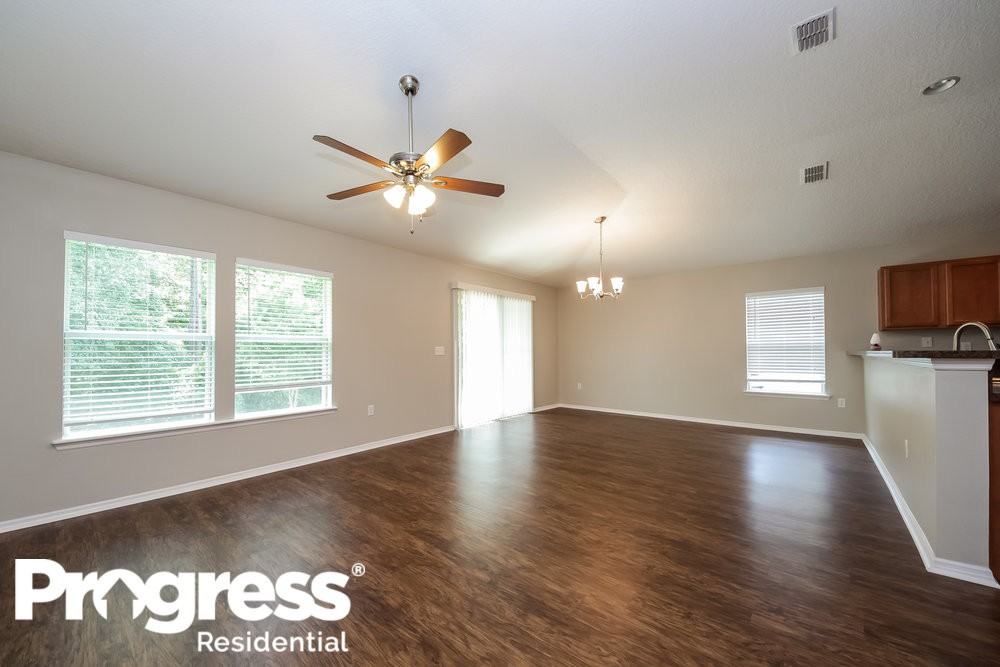 11738 Silver Hill Dr - Photo 3 of 17