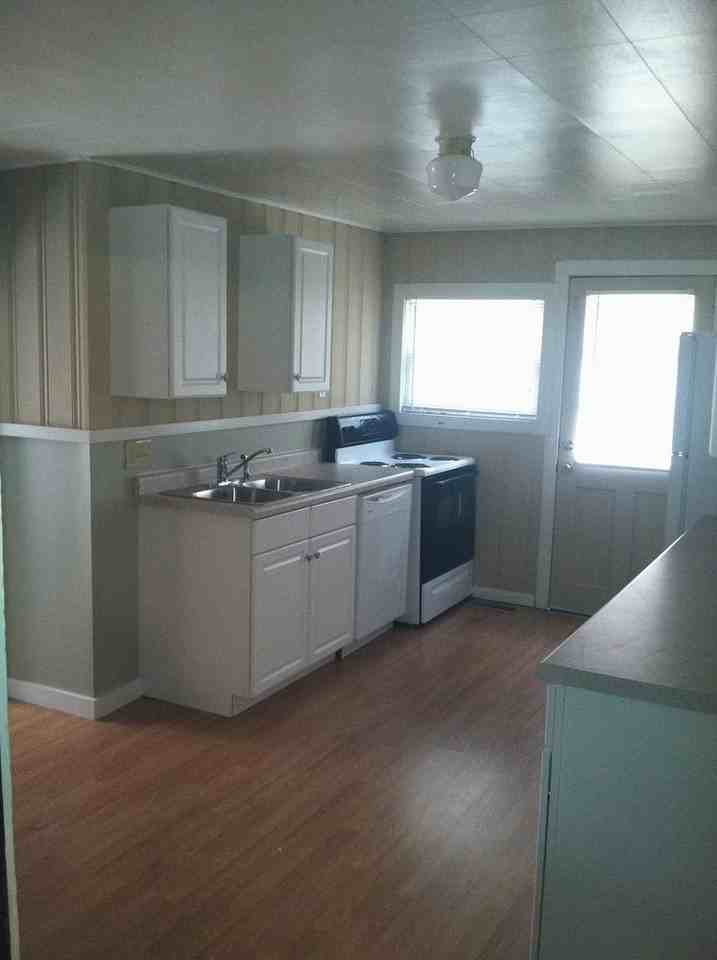 314 W 4th St - Photo 2 of 15