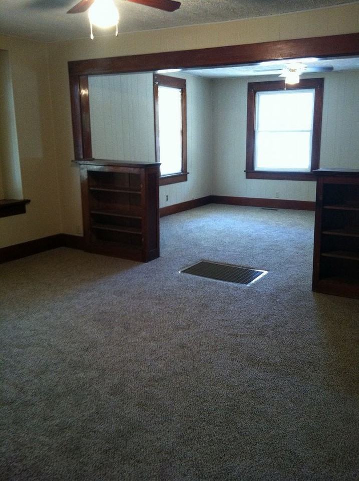 314 W 4th St - Photo 3 of 15