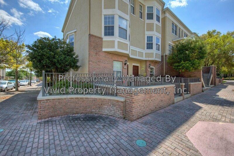 513 N Market St - Photo 3 of 30