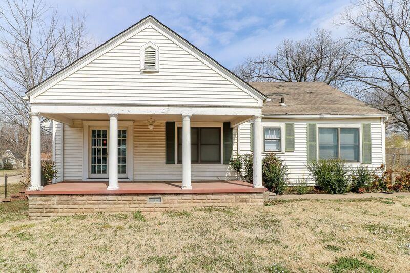 1247 S Quebec Ave - Photo 2 of 17