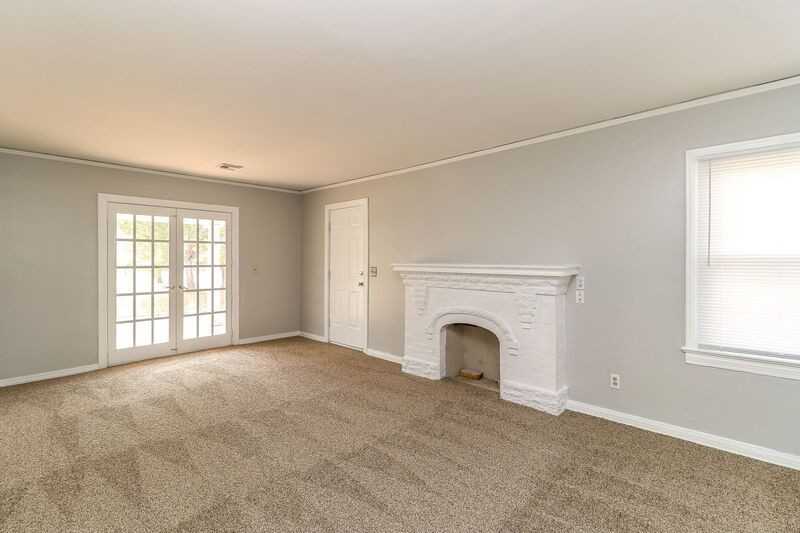 1247 S Quebec Ave - Photo 3 of 17