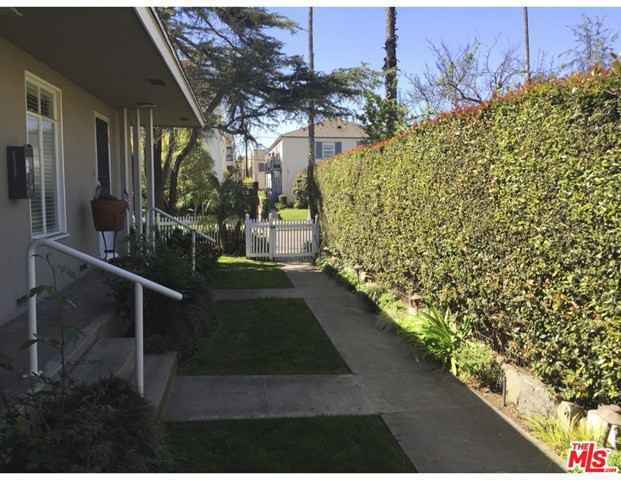 853 12th St - Photo 3 of 10