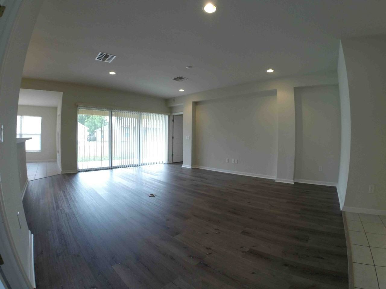 5525 Southwest 40th Street - Photo 6 of 32