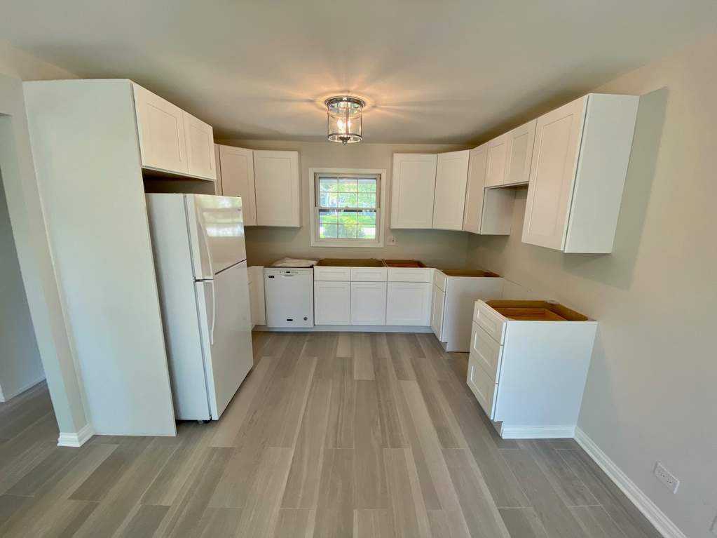 870 Checker Dr - Photo 3 of 13