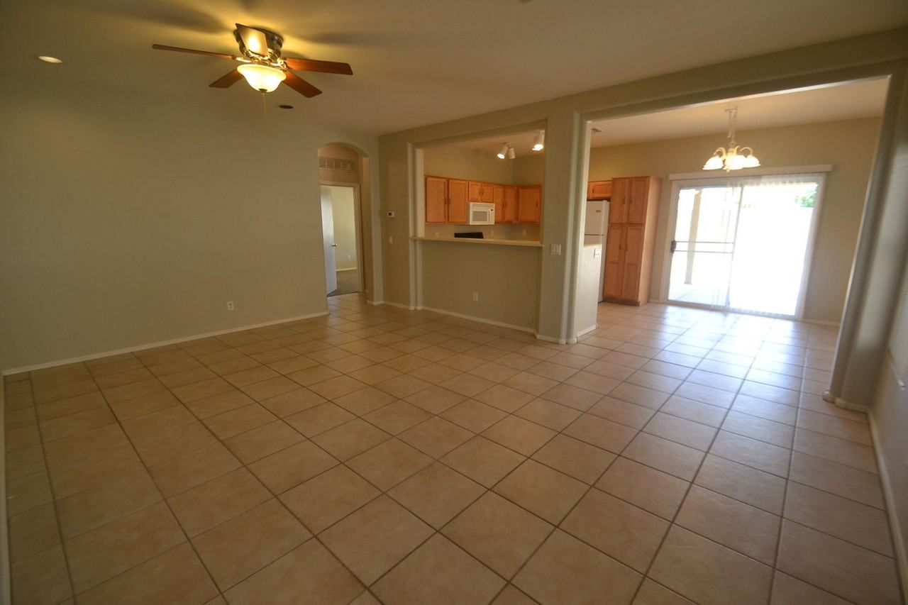 15461 W Maui Ln - Photo 2 of 8