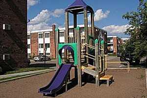 New Orleans Court - Photo 2 of 8