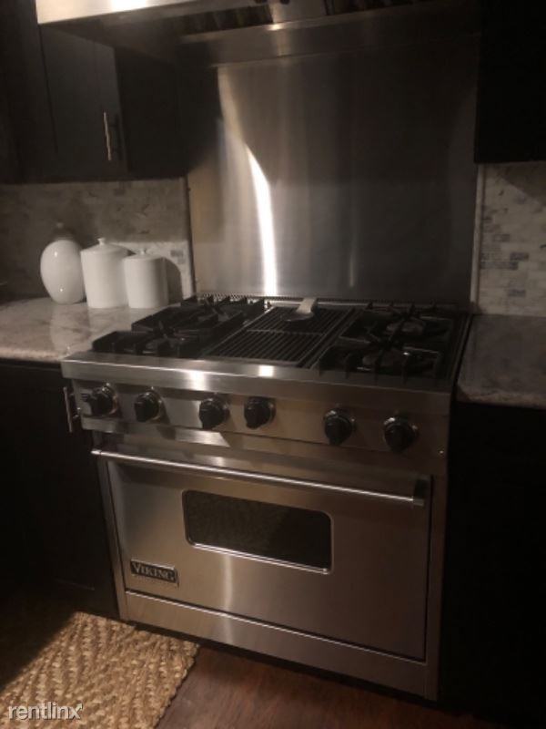 23330 Victory Blvd - Photo 3 of 20