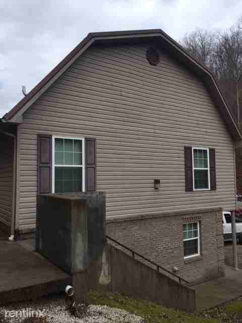 131 Bartlett Drive - Photo 3 of 15