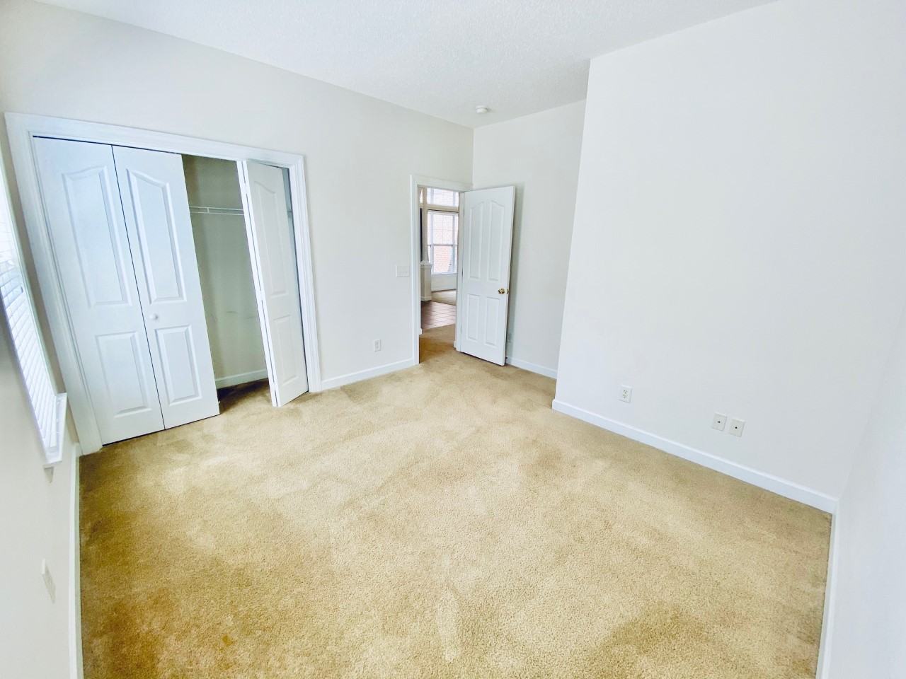 408 Newburgh Ct - Photo 6 of 37