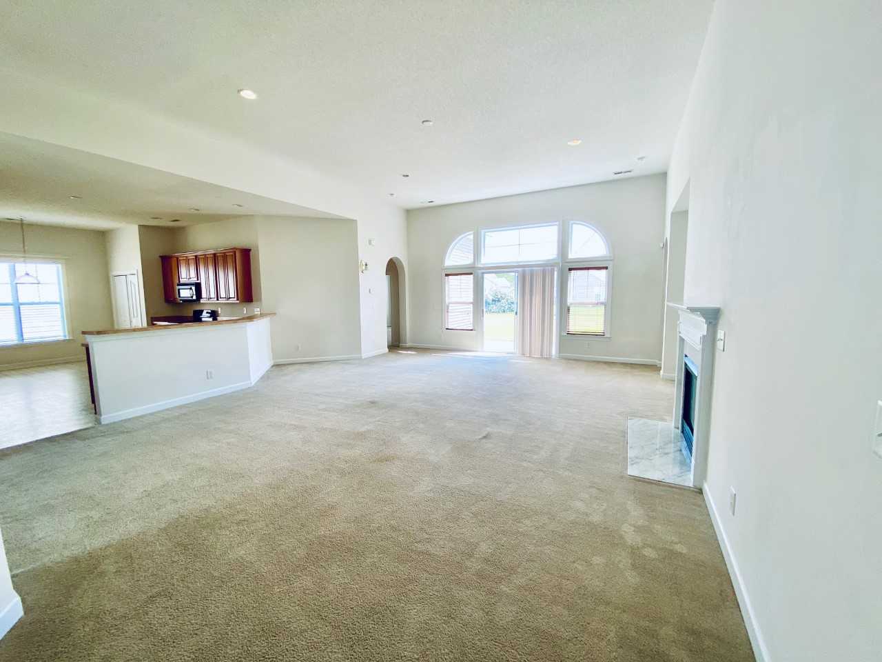 408 Newburgh Ct - Photo 2 of 31