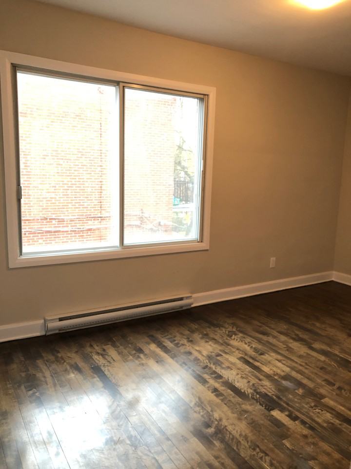 4030 Boulevard Saint-Joseph Est #402 - Photo 3 of 8