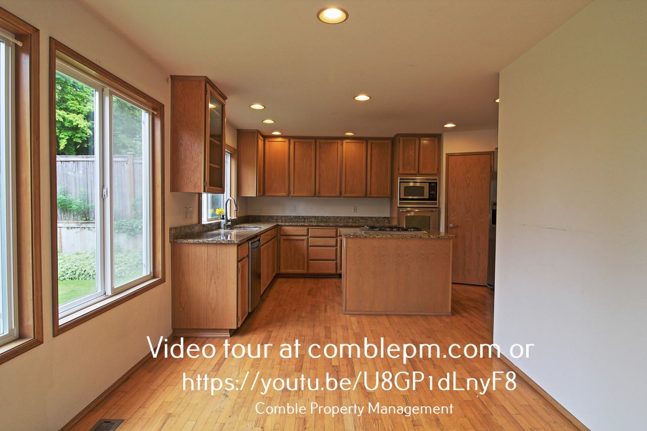 25752 Southeast 41st Place - Photo 3 of 14
