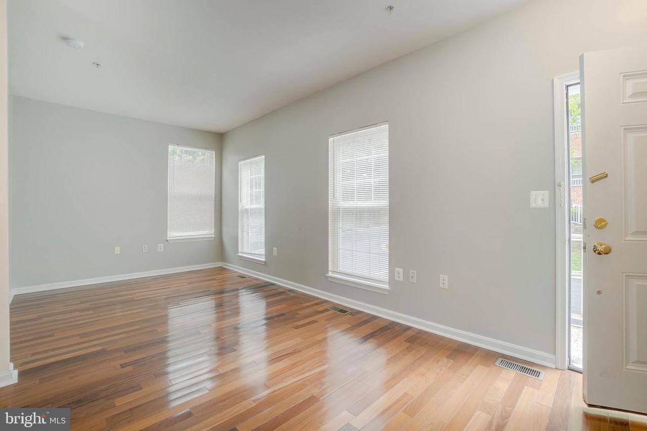 501 Ensemble Ct - Photo 3 of 38