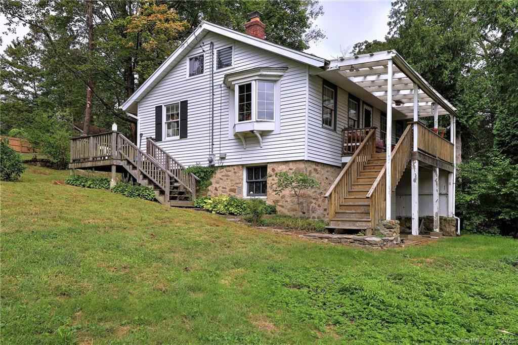 352 Amity Rd - Photo 3 of 16