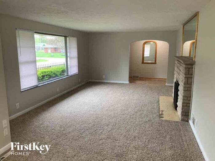 7175 E 11th St - Photo 2 of 21