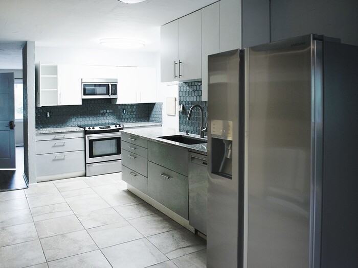 2007 Creekwood Dr - Photo 2 of 15