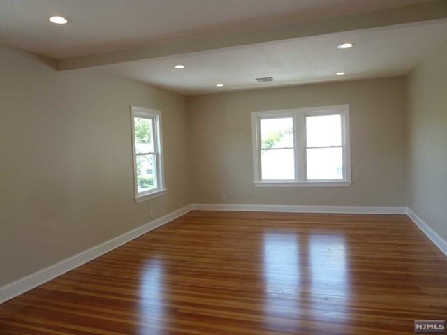 257 Bell Ave 2nd Fl - Photo 3 of 25