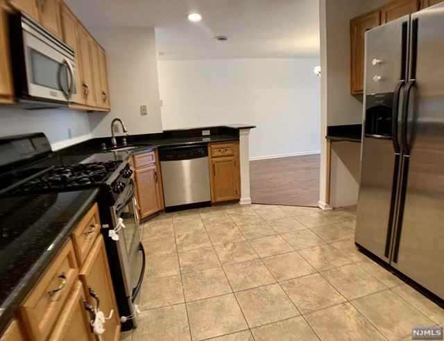 103 Mayer Dr - Photo 3 of 14