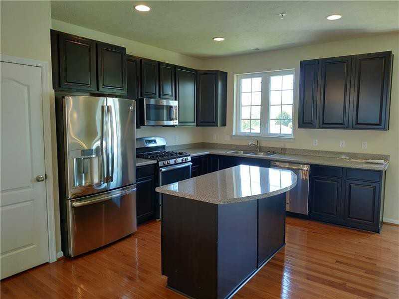 243 Eagle Dr - Photo 2 of 13