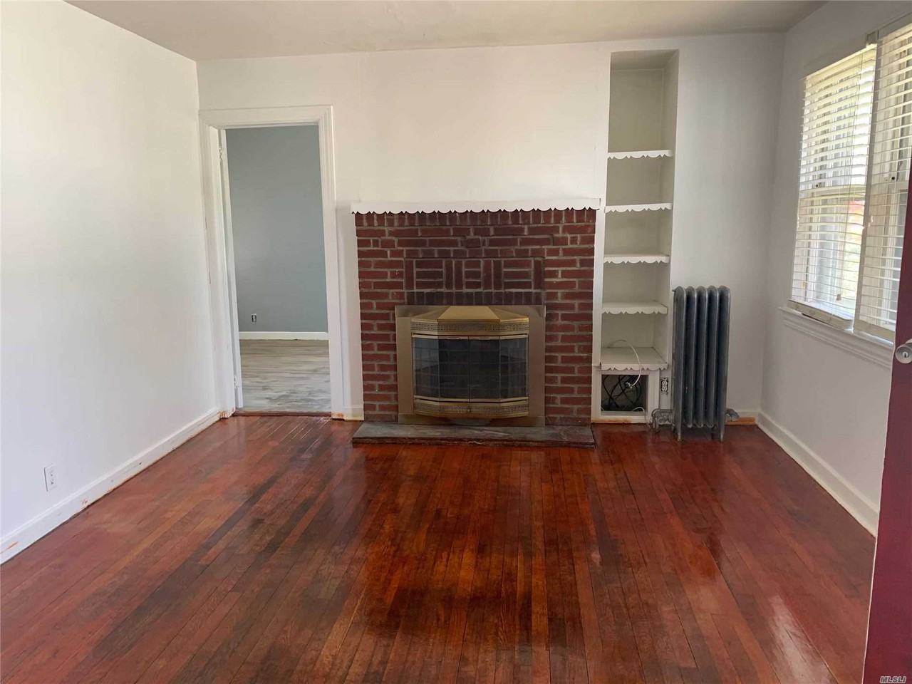 10 Adams St W - Photo 3 of 13