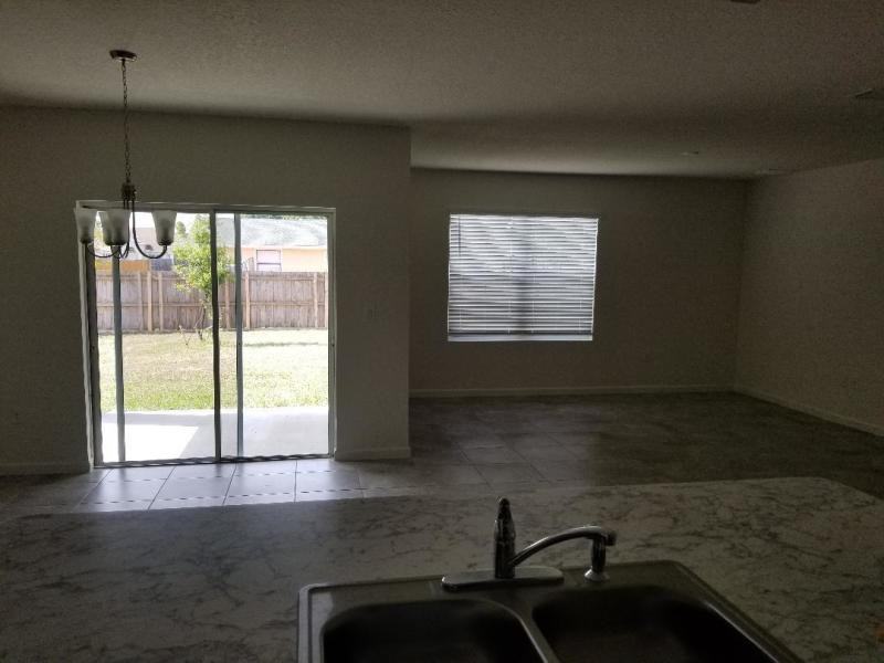 619 Sw Post Ter - Photo 2 of 8