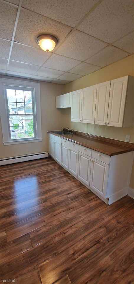 208 Sherman Ave - Photo 3 of 9