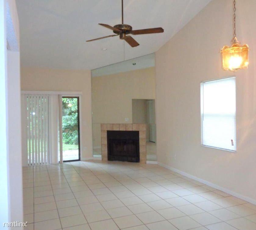 7631 Indian Lakes Dr #1