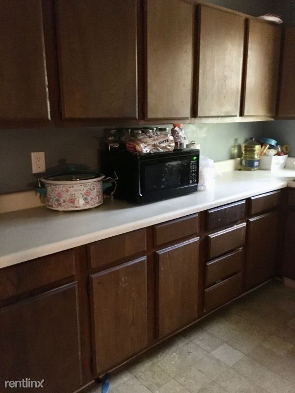 225 Stratton Blvd - Photo 3 of 11