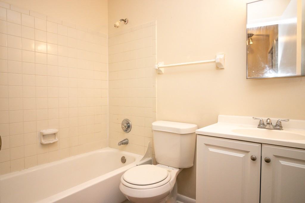 901 SW 62nd Ter - Photo 2 of 11