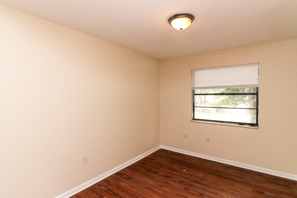 901 SW 62nd Ter - Photo 3 of 11