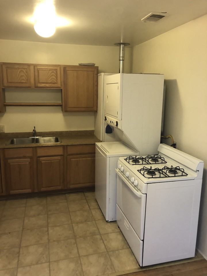 512 Dartmouth Dr Se - Photo 7 of 18