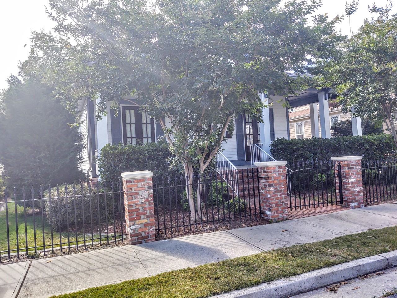 1239 Pine St - Photo 2 of 20