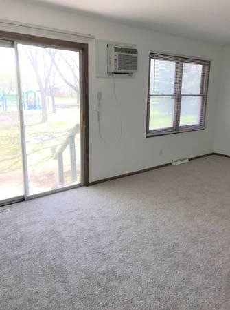 407 Belle Aire Dr - Photo 3 of 11
