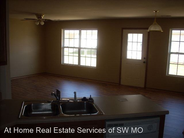 1133 S Clifton Ave - Photo 2 of 15