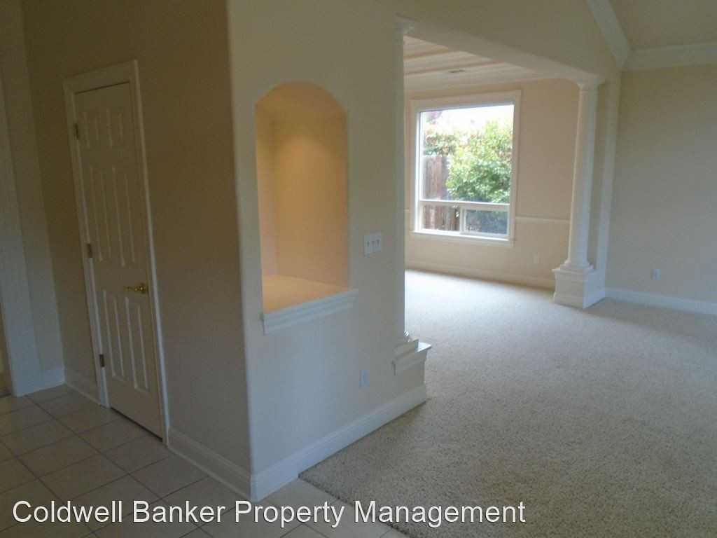 4645 Saint Charles Dr - Photo 2 of 18