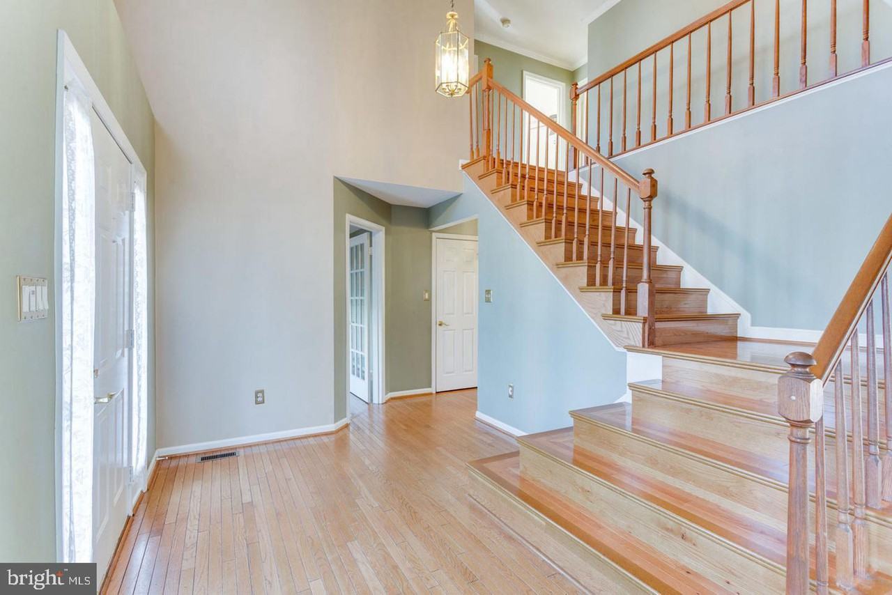 8110 Little Ridge Ln - Photo 3 of 44