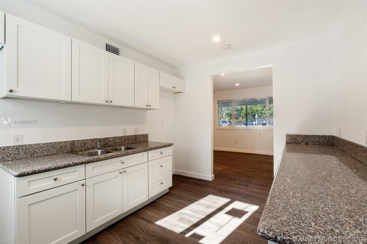 828 Northwest 14th Way - Photo 3 of 18